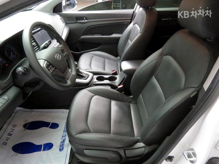 Hyundai Avante AD 1.6 GDi Value Plus 6
