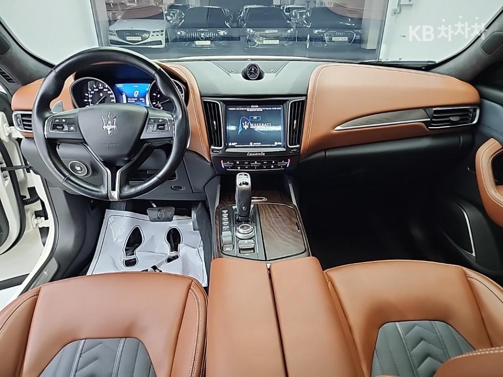 Maserati Levante — miniaturë 7