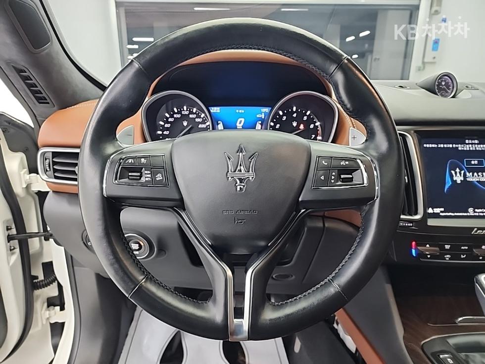 Maserati Levante — miniaturë 9