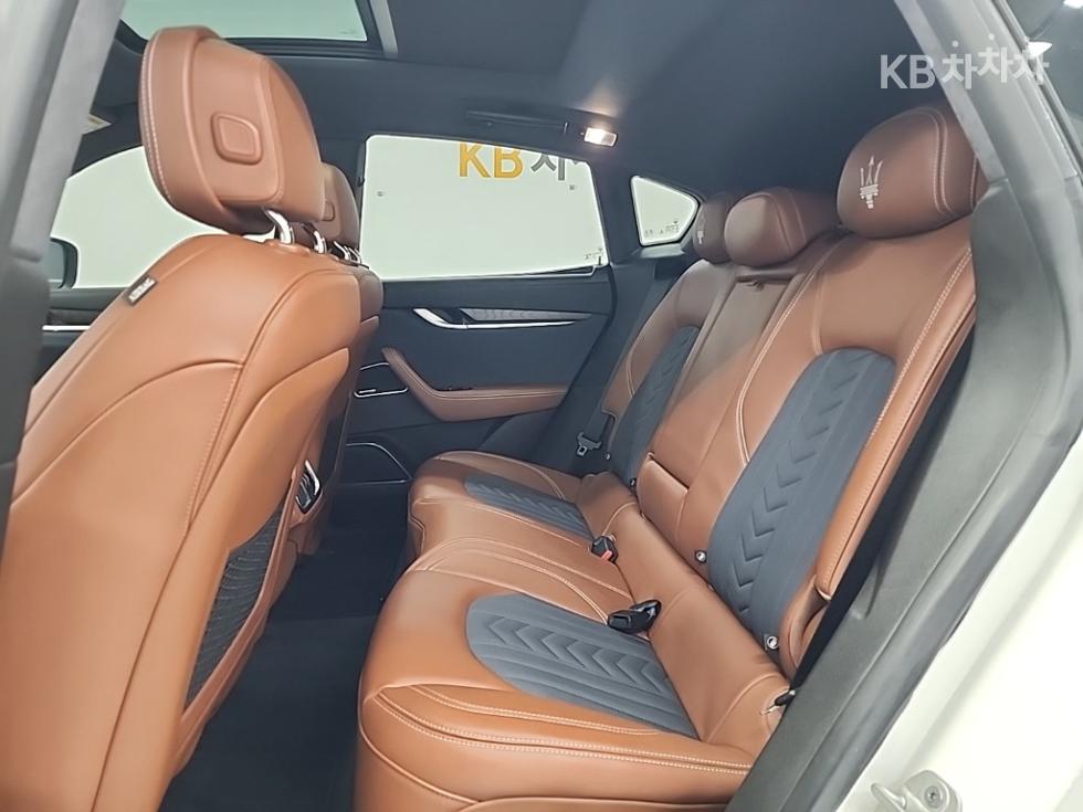 Maserati Levante — miniaturë 12