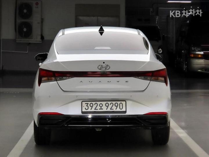 Hyundai Avante CN7 1.6 Gasoline Modern 4