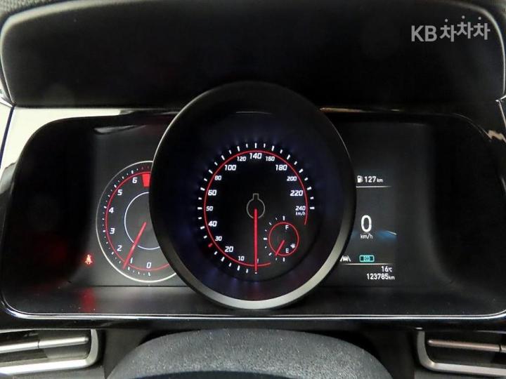 Hyundai Avante CN7 1.6 Gasoline Modern 7