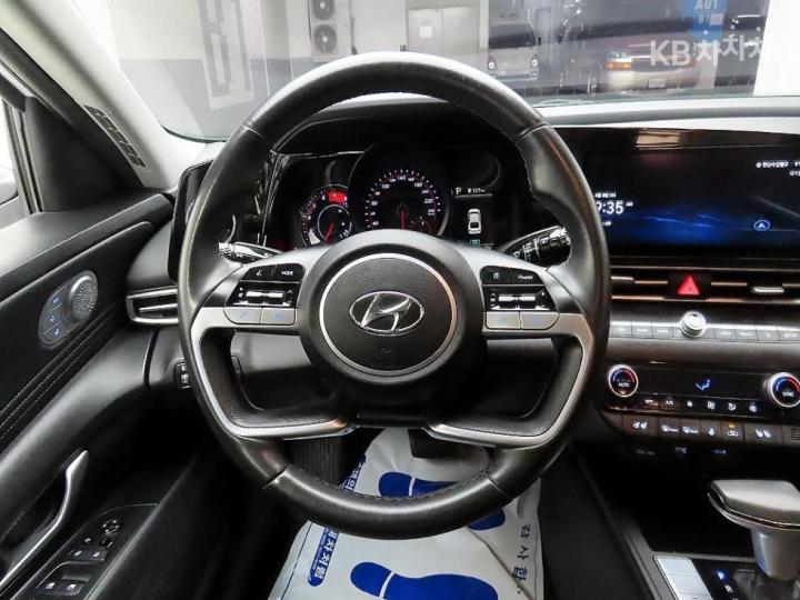 Hyundai Avante CN7 1.6 Gasoline Modern 8