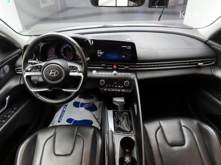 Hyundai Avante CN7 1.6 Gasoline Modern 9