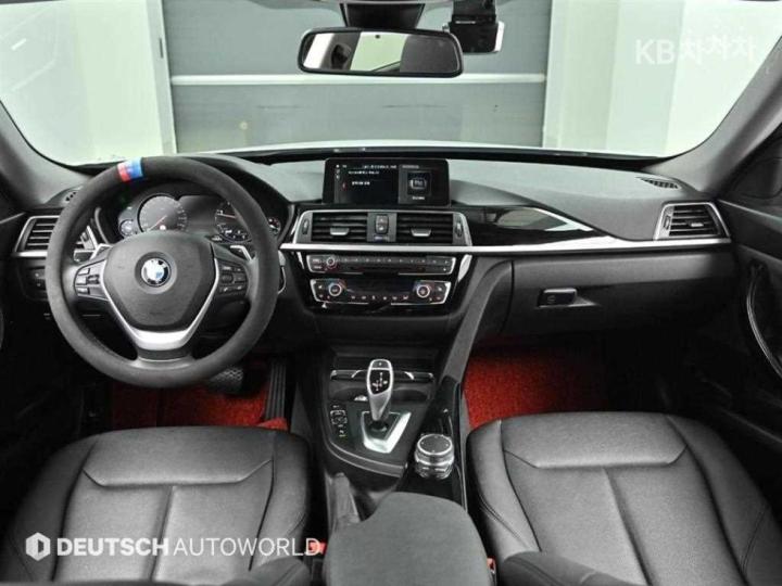 BMW 3 Series GranTurismo GT 320d F34 xDrive Premium 8