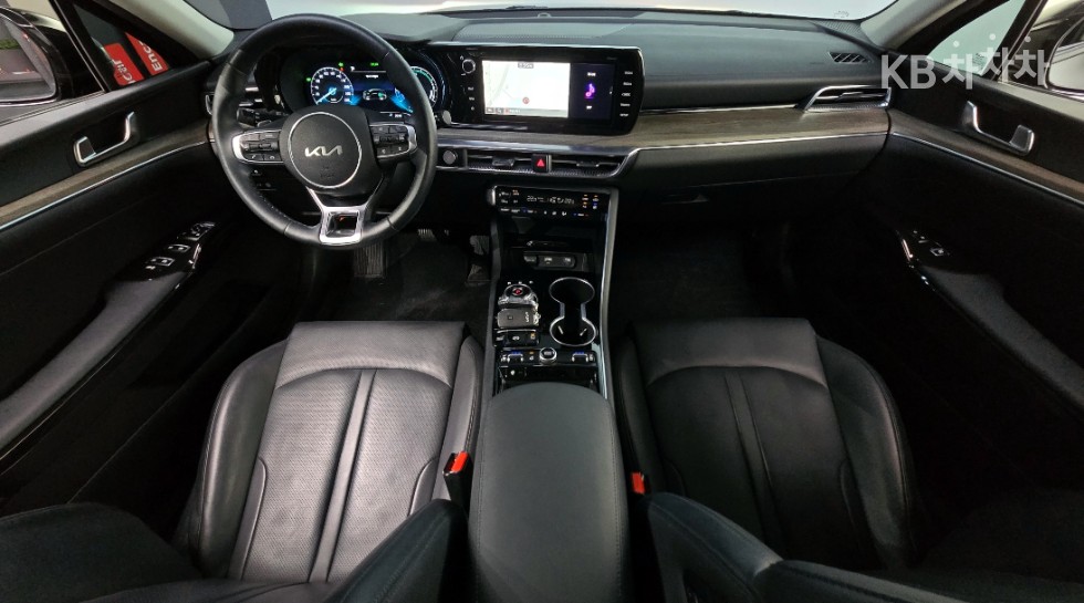 2023 - kia k5