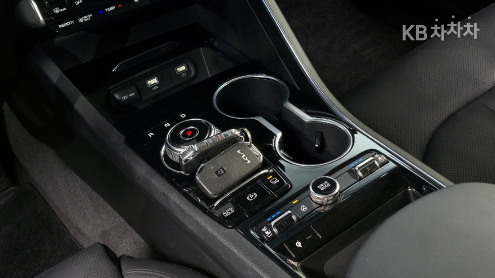 2023 - kia k5
