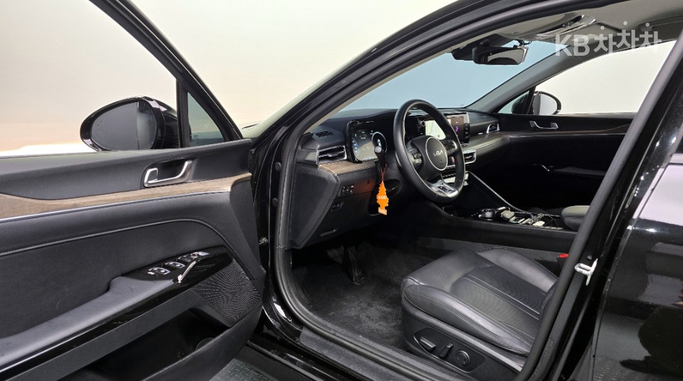 2023 - kia k5