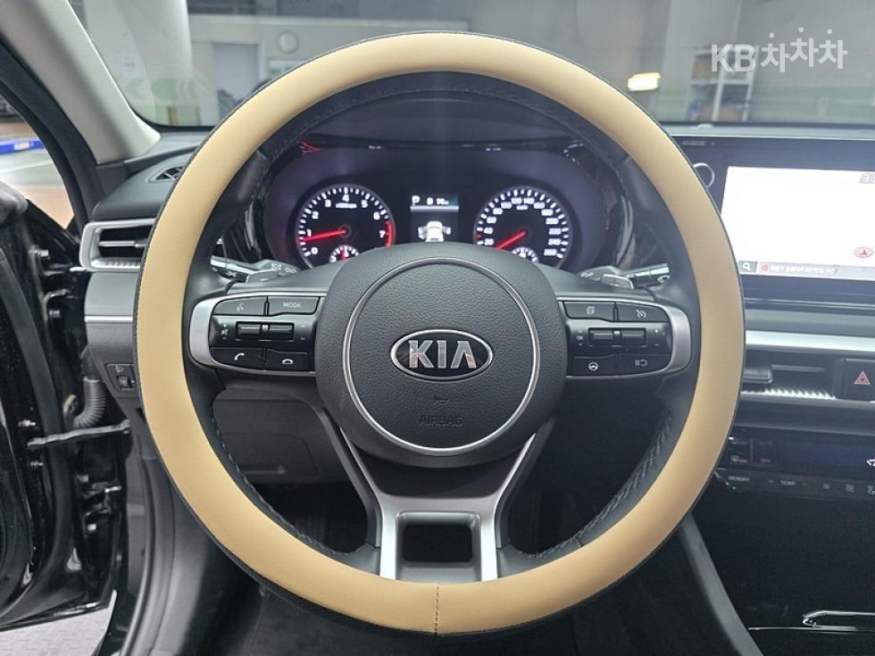 2021 - kia k5