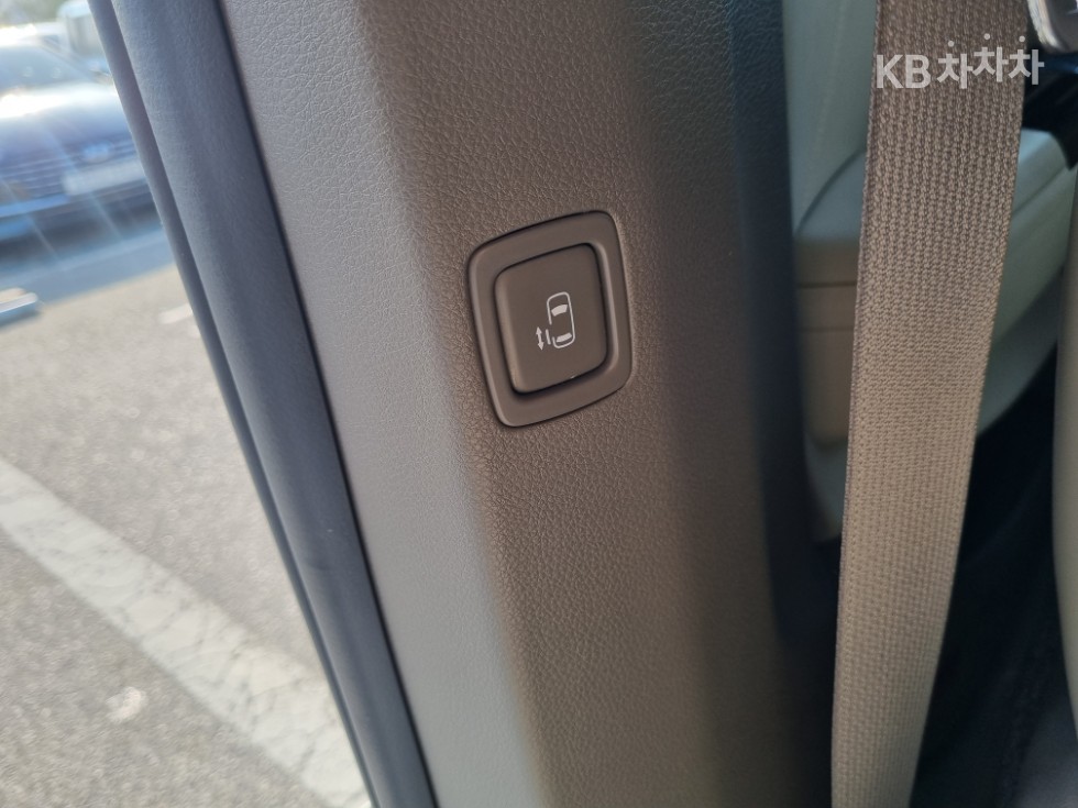 2023 - kia carnival