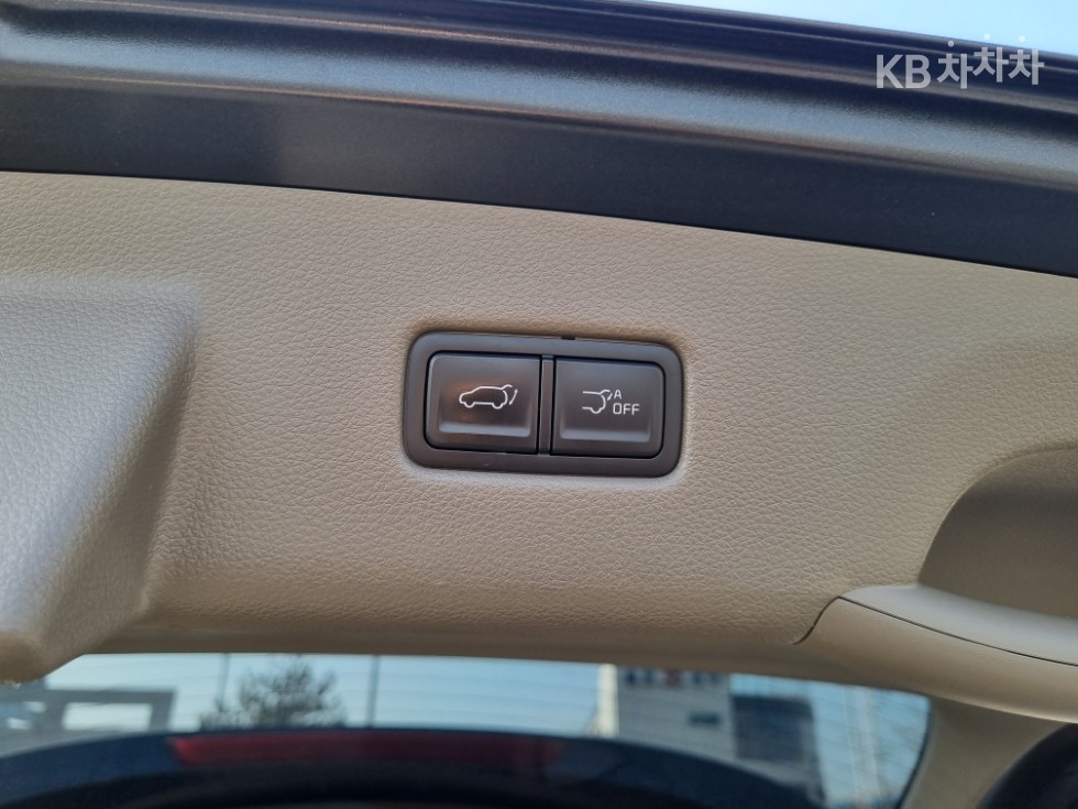 2023 - kia carnival