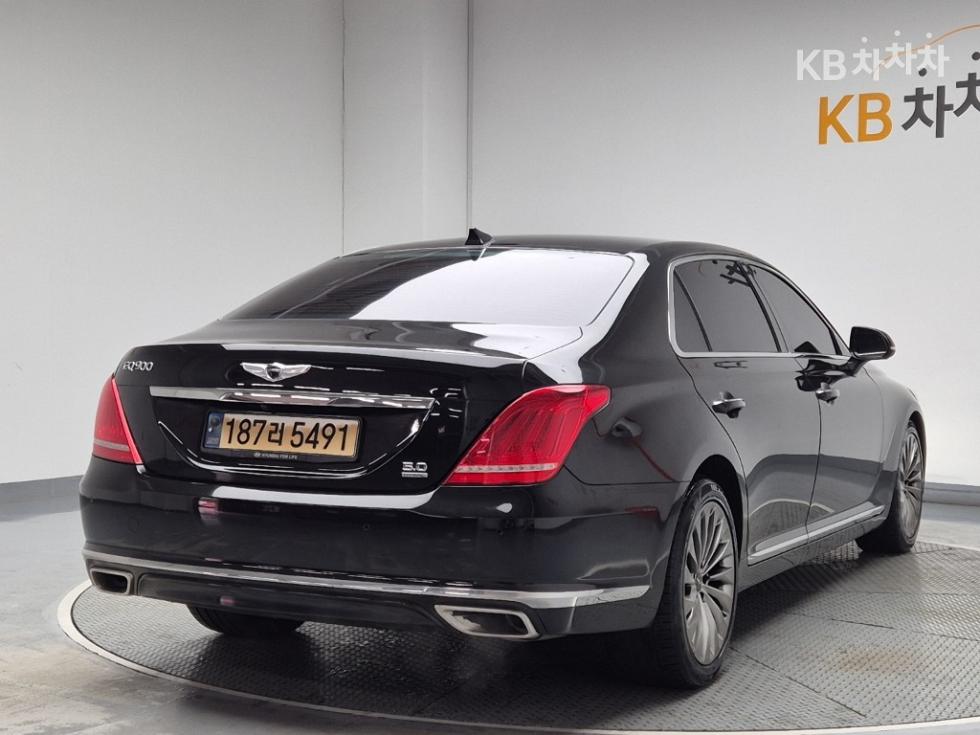 2018 - genesis eq900