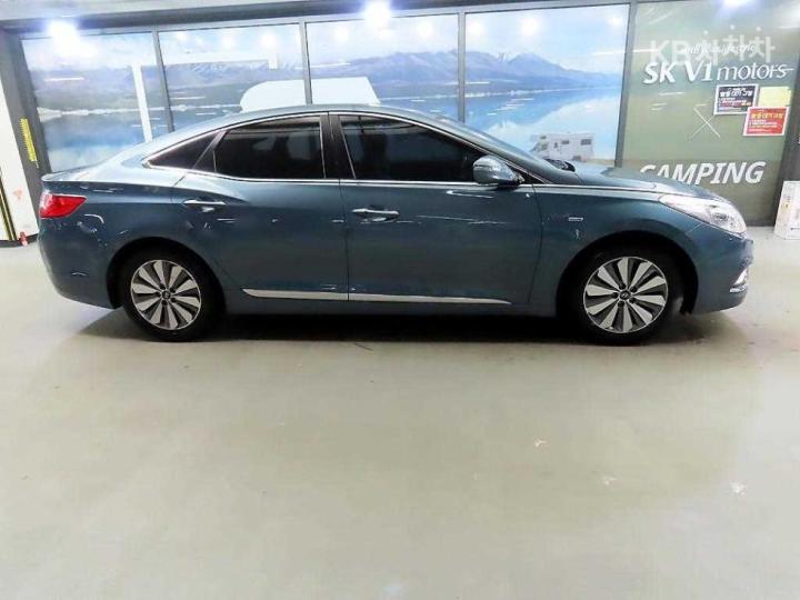 Hyundai Grandeur Hybrid Premium 4