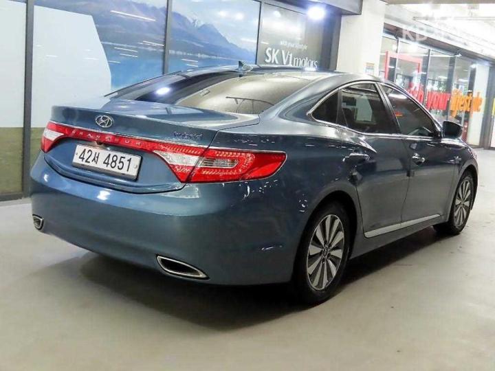 Hyundai Grandeur Hybrid Premium 5