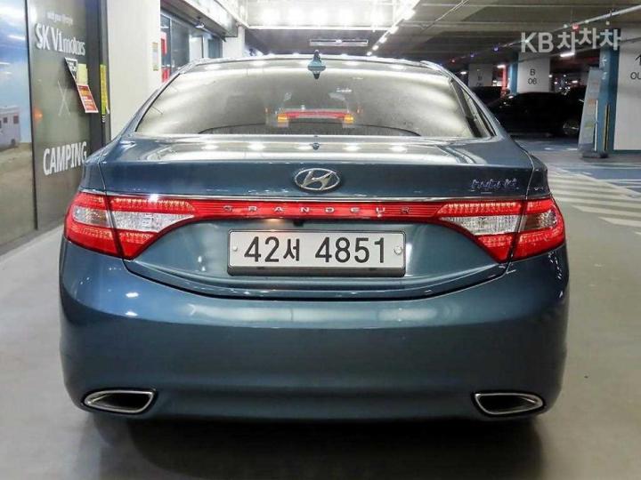 Hyundai Grandeur Hybrid Premium 6