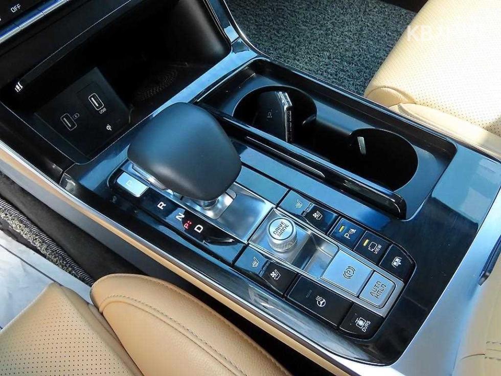 2020 - kia k7