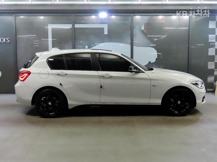 BMW 1 Series New 118d Sport Base Type 4