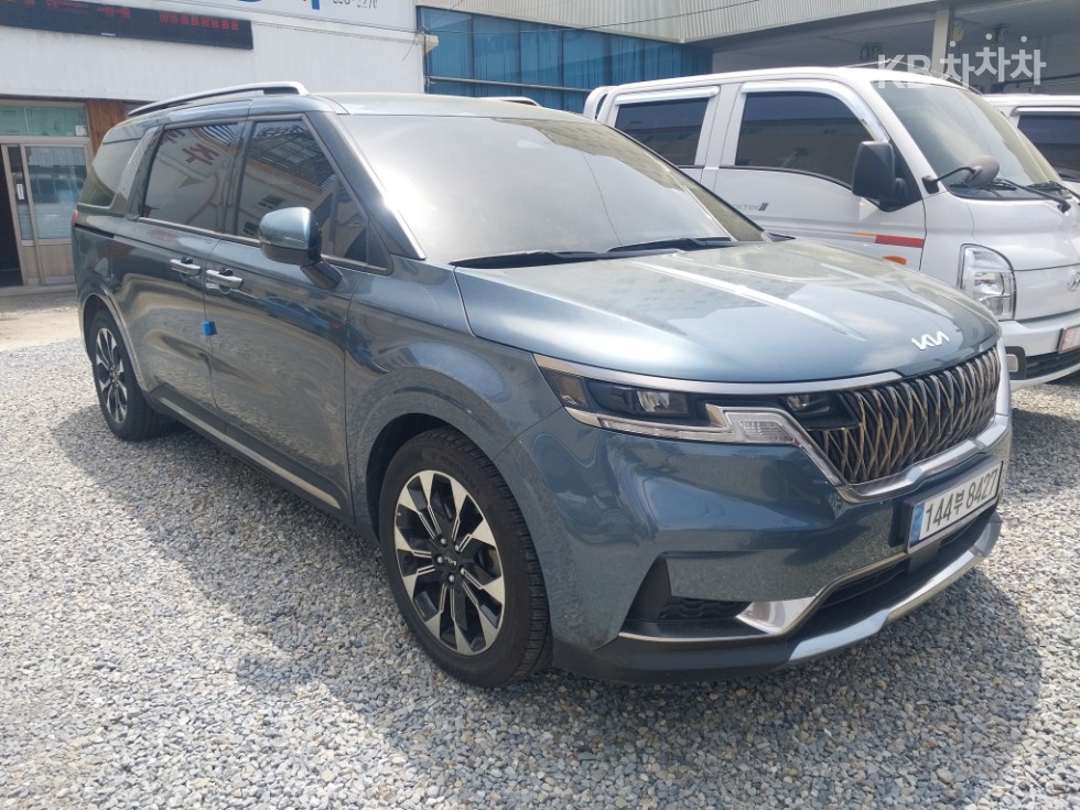 2023 - kia carnival
