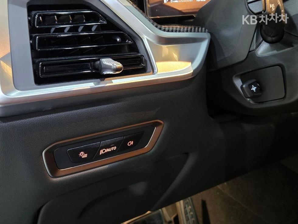 BMW X7 — miniaturë 15
