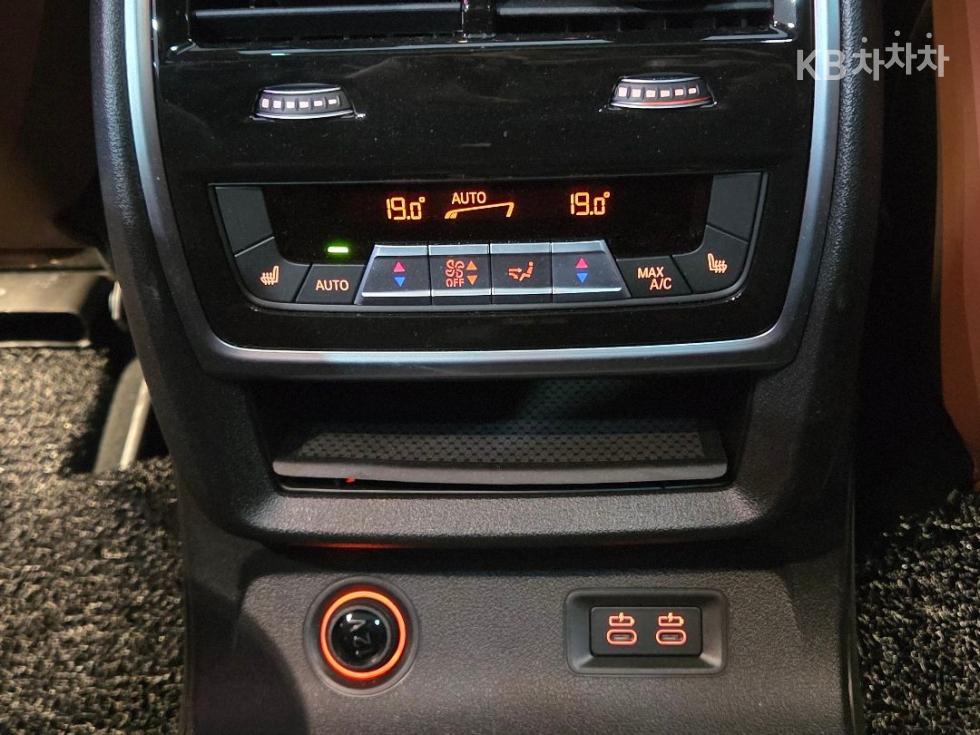 BMW X7 — miniaturë 18