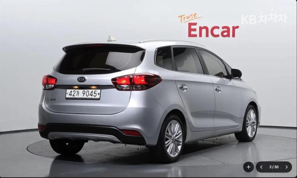 2017 - kia carens