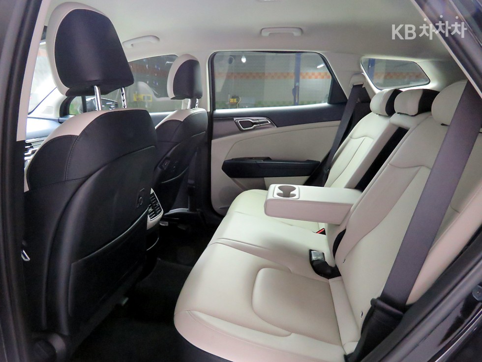 2023 - kia sportage