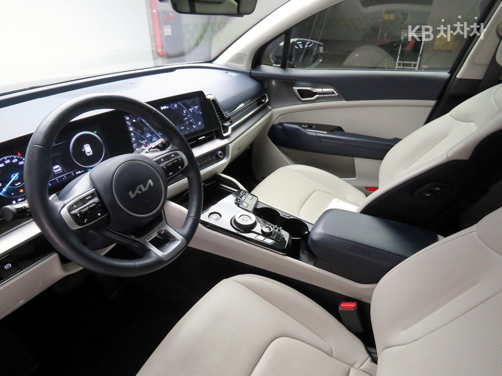 2023 - kia sportage