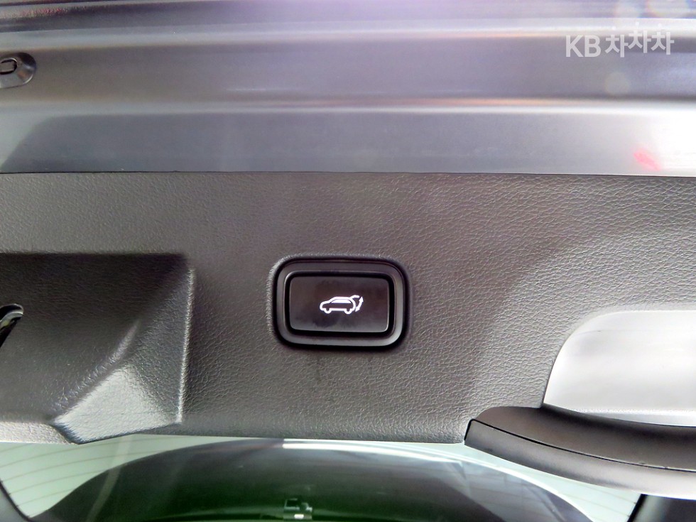 2023 - kia sportage