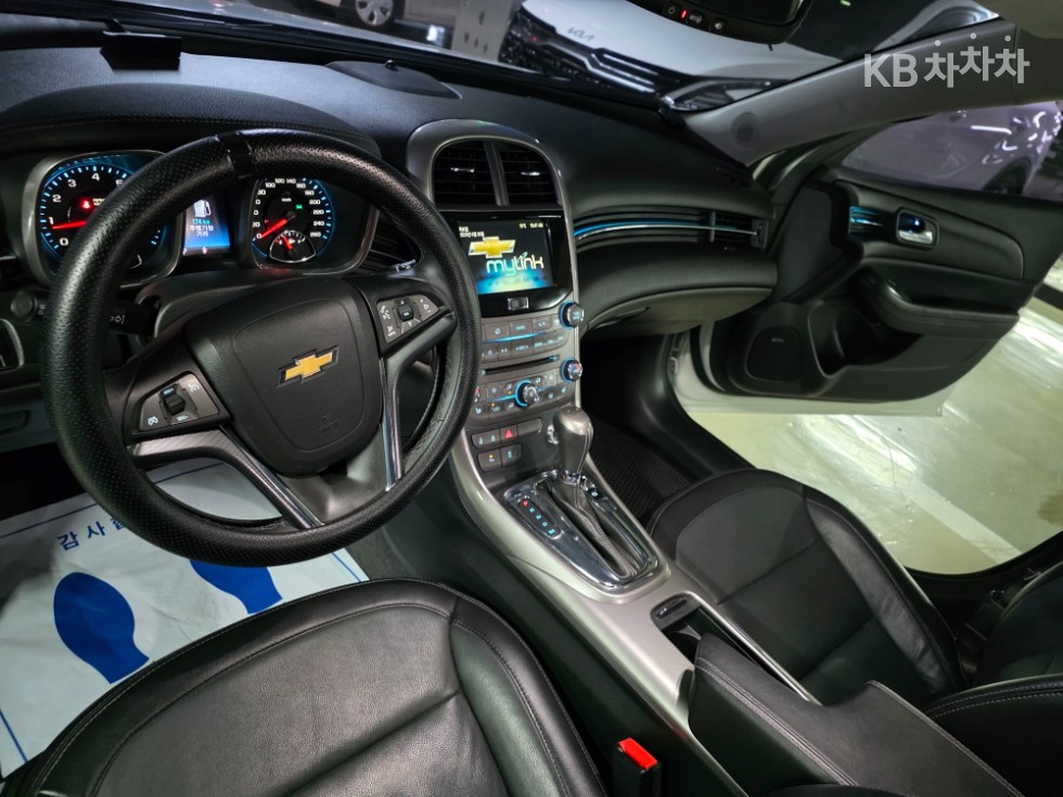 Chevrolet Malibu — miniaturë 18