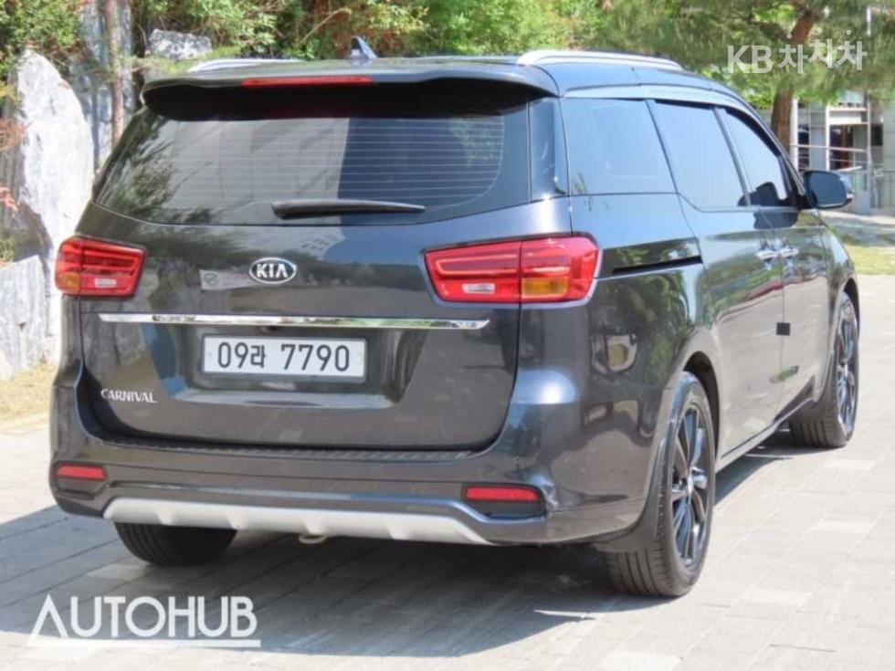 2019 - kia carnival