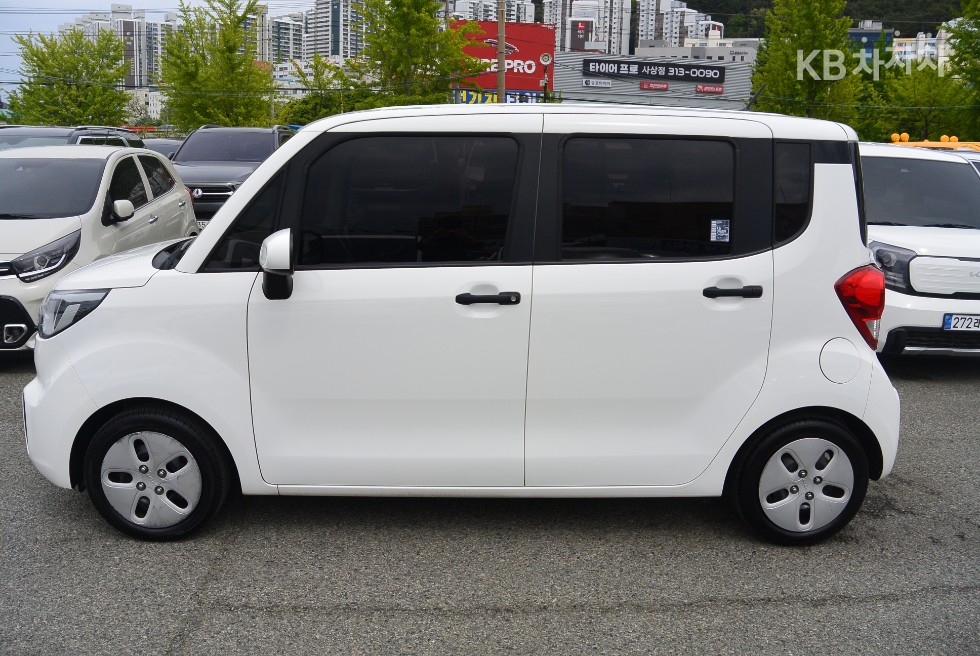 2022 - kia ray