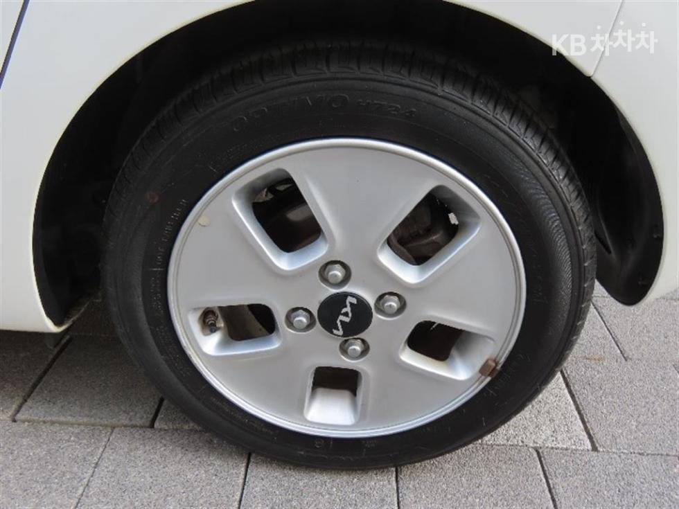 2022 - kia ray