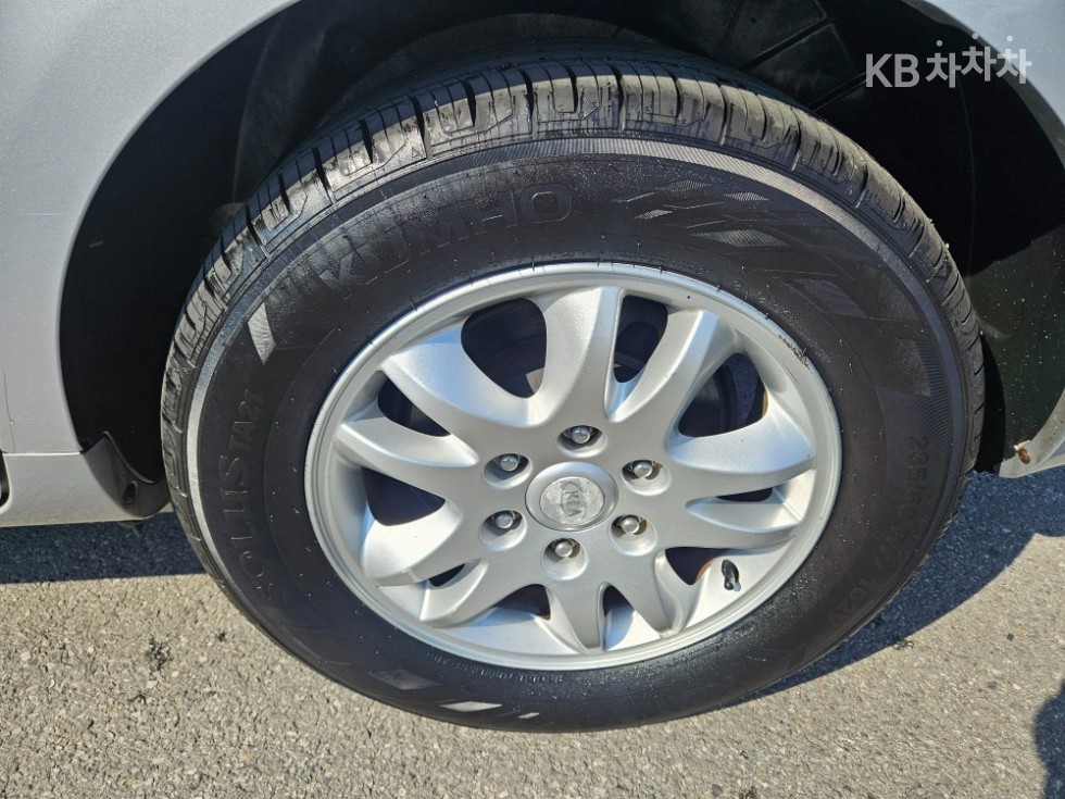 2011 - kia carnival