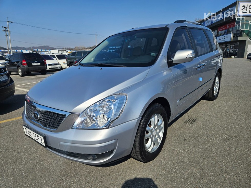 2011 - kia carnival