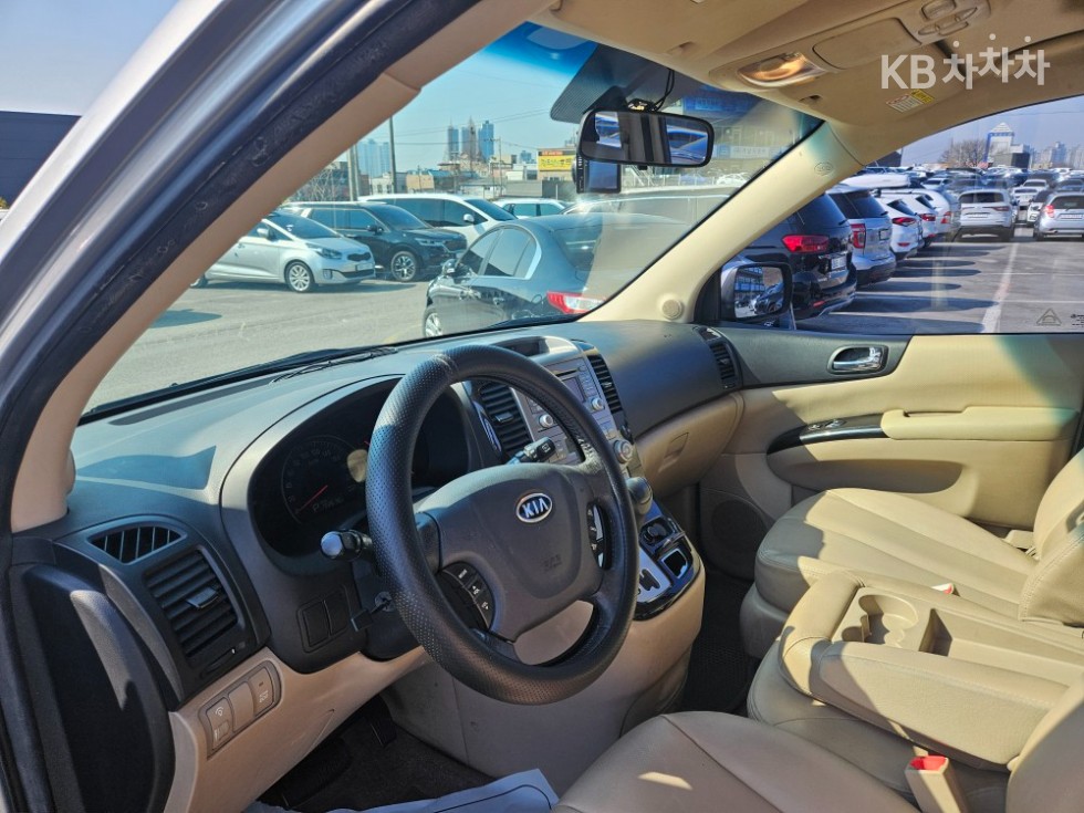 2011 - kia carnival