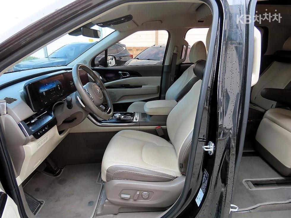 2021 - kia carnival