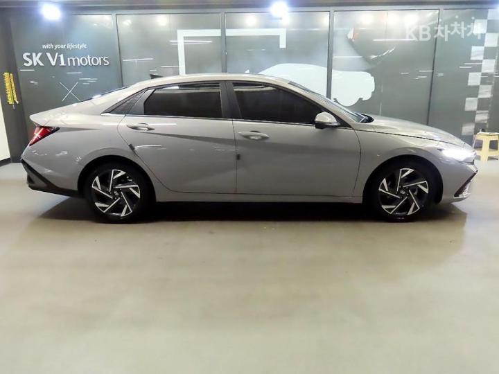 Hyundai Avante CN7 1.6 Gasoline Inspiration 4