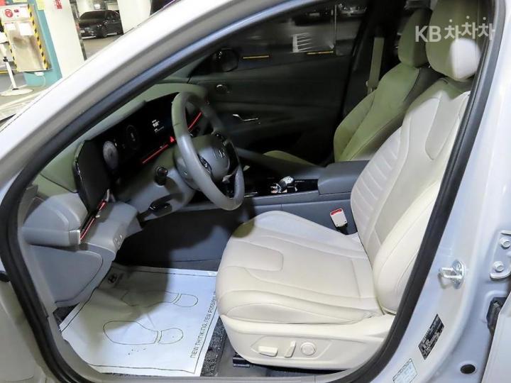 Hyundai Avante CN7 1.6 Gasoline Inspiration 7