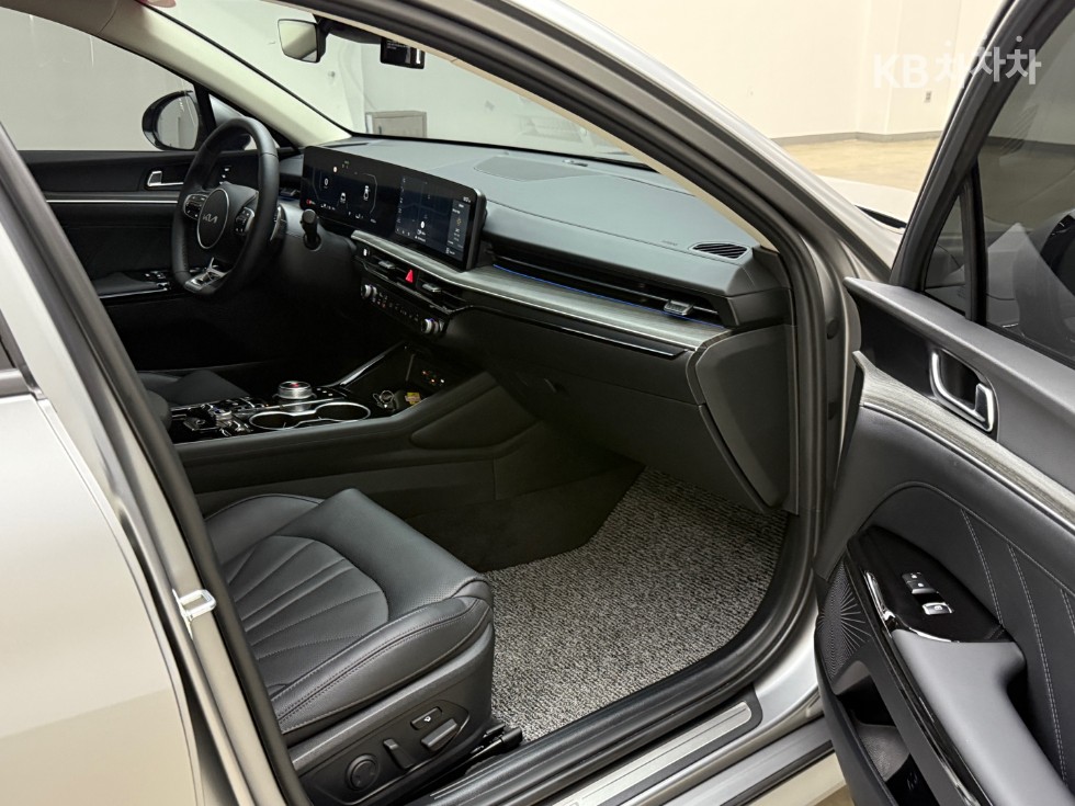 2025 - kia k5