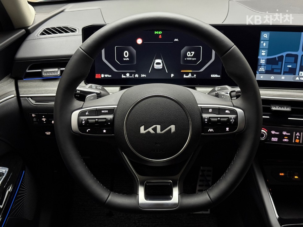 2025 - kia k5