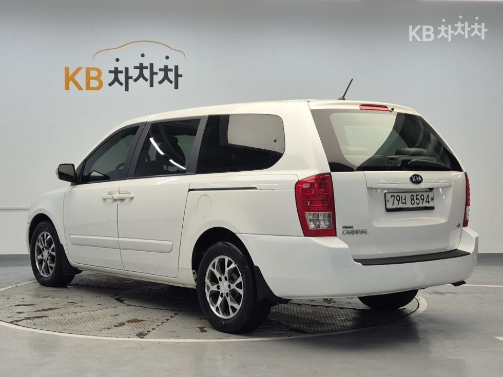 2014 - kia carnival