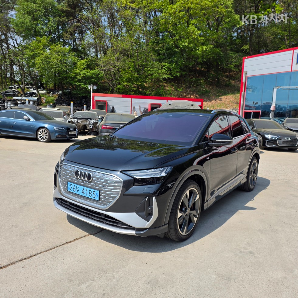 아우디 Q4 e-tron 40 Premium