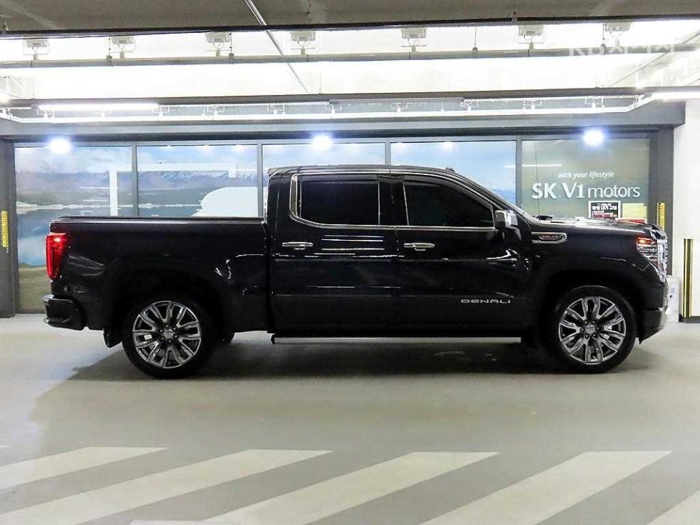 2023 GMC GMC photo
