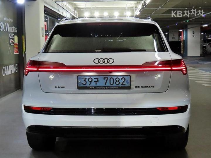 Audi e-tron 55 quattro Base Type 6