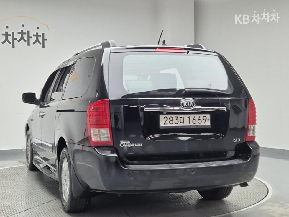 2013 - kia carnival
