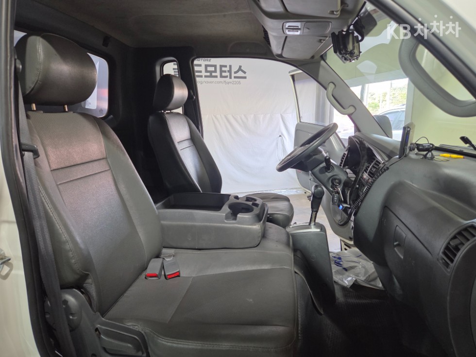 2011 - kia bongo iii