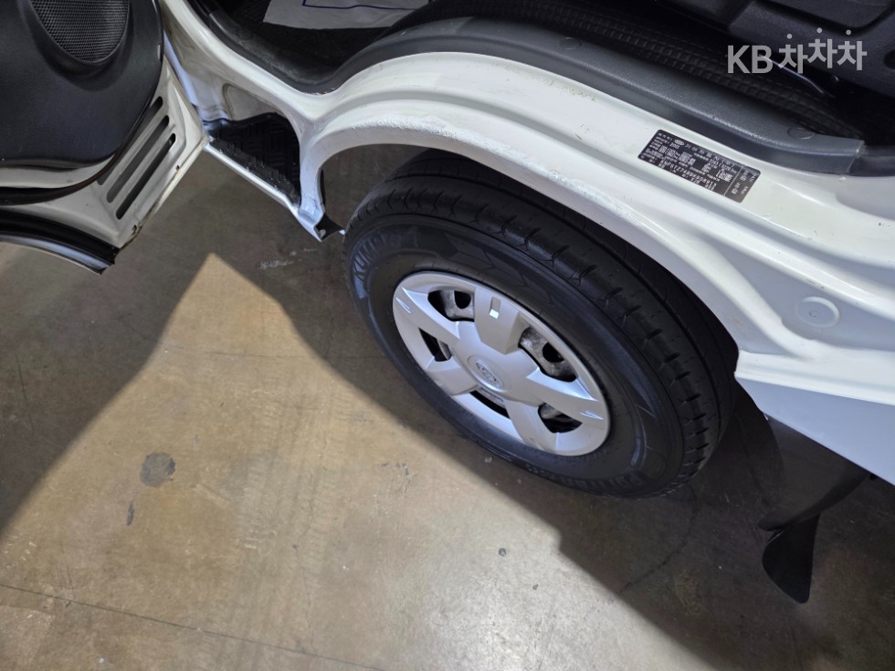 2011 - kia bongo iii