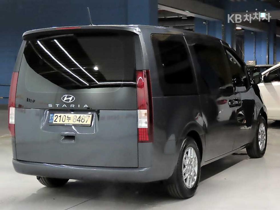 Hyundai Staria — miniaturë 4