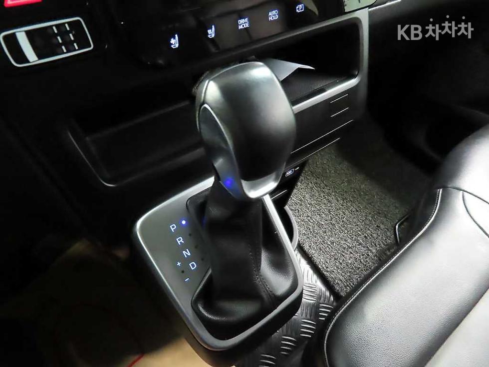 Hyundai Staria — miniaturë 14