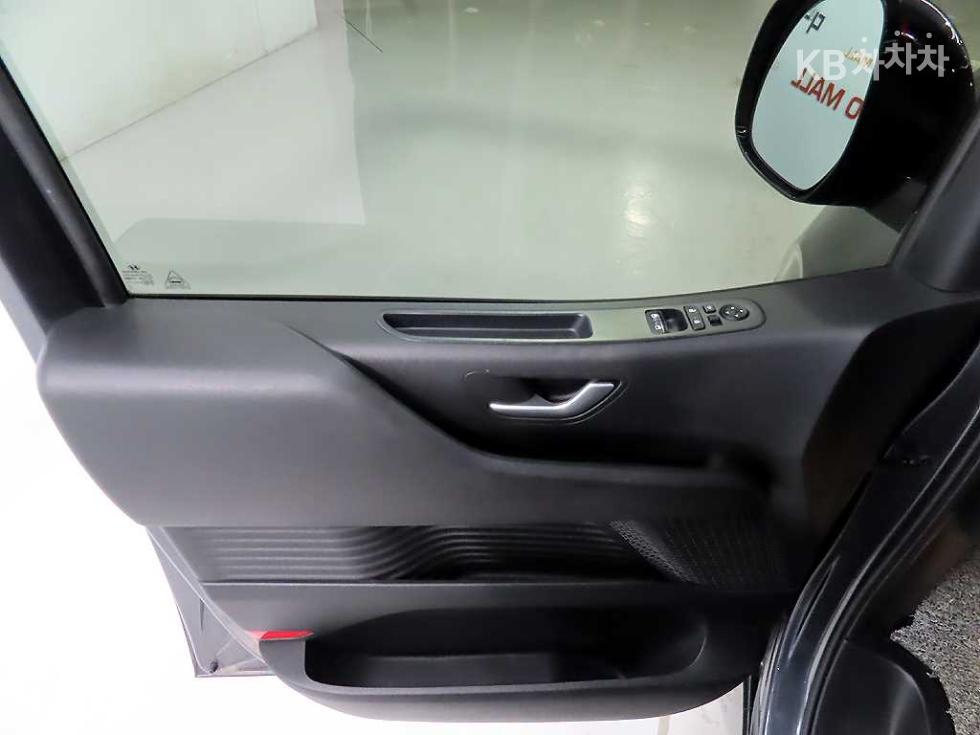 Hyundai Staria — miniaturë 15
